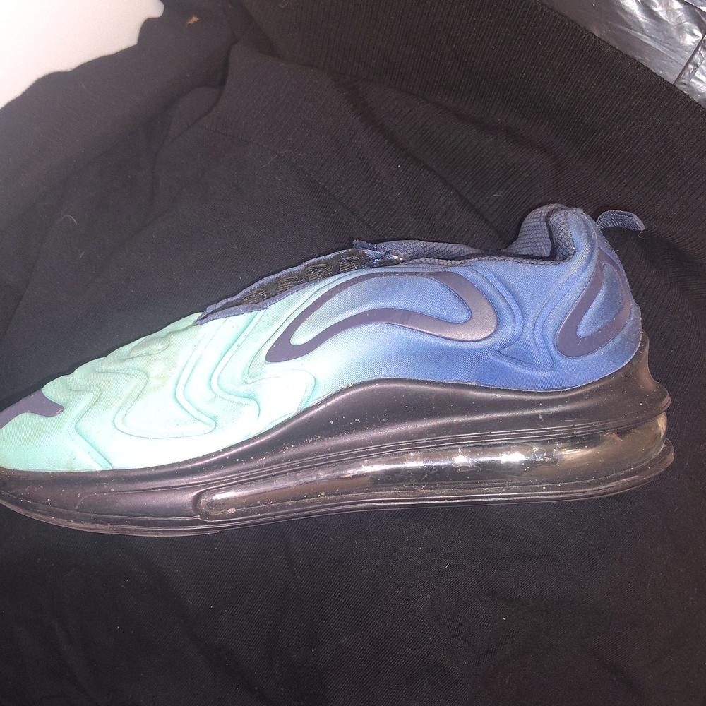 Nike Athletic Shoes Blue and Green with Air Max Bubble